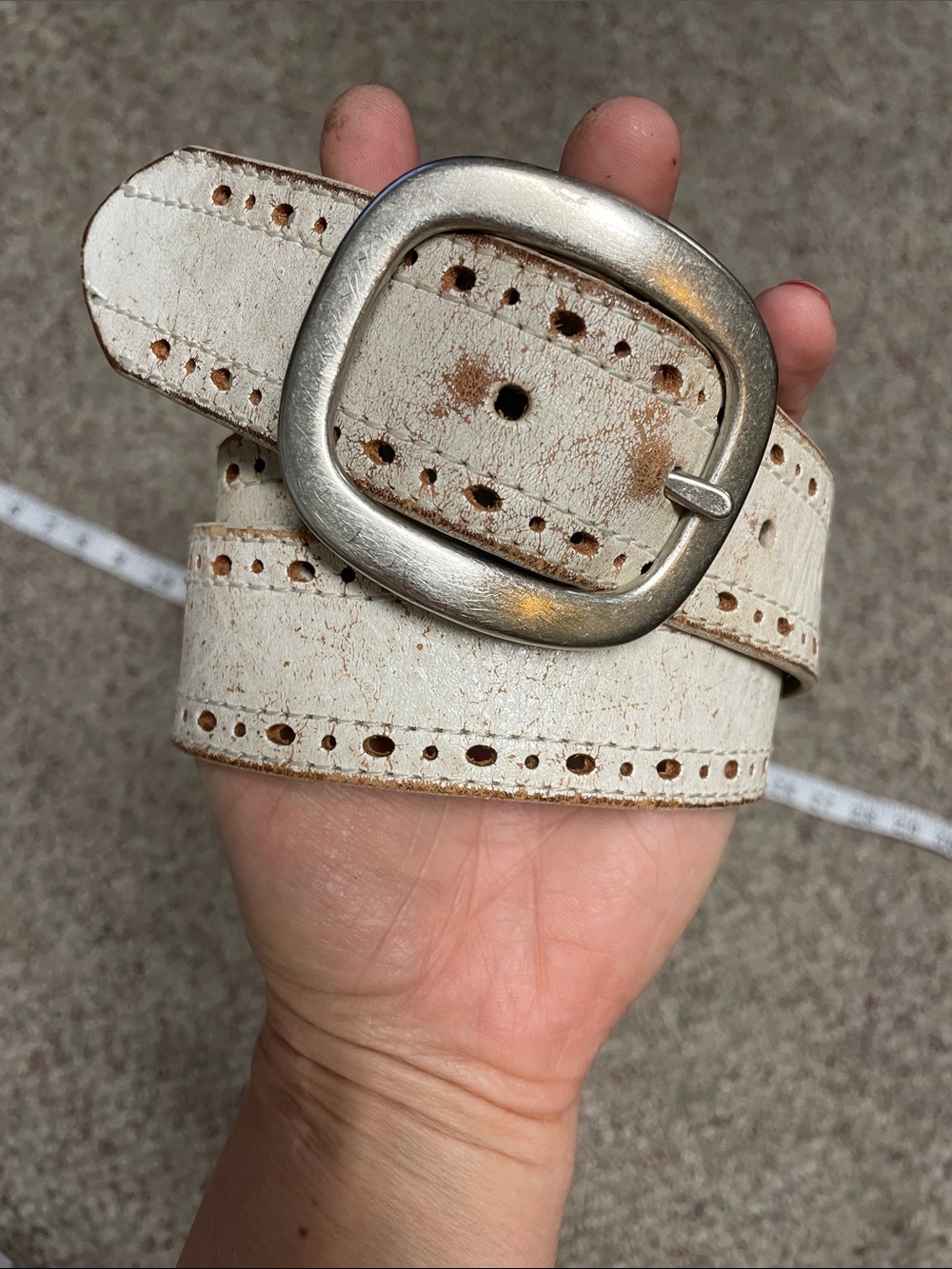 American eagle White Distressed Leather Belt with Silver Buckle- like new